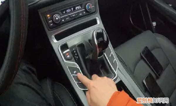 手自一体的汽车怎么用手动挡，手自一体换手动挡的正确方法