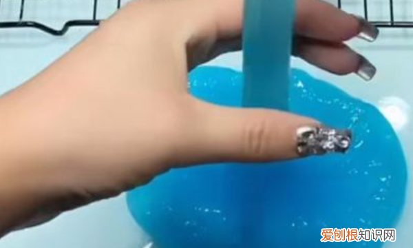 如何用硼砂水做起泡胶，如何做泥用最简单的方法 成功