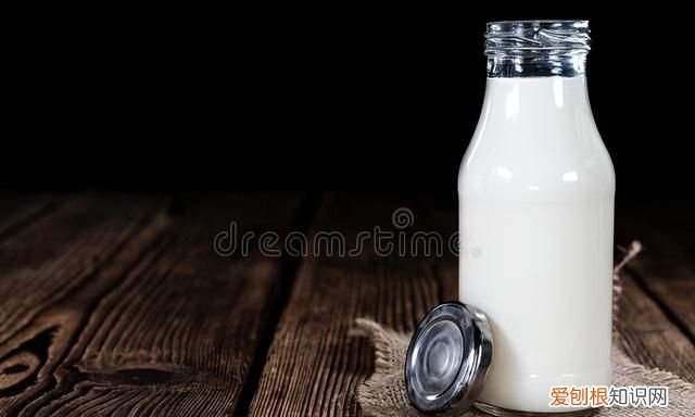 牛奶该如何加热很多人都做错了,牛奶如何加热才能不失营养