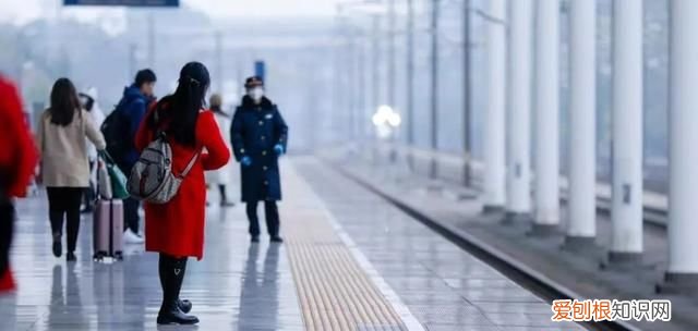 坐高铁出行如何快速找车厢