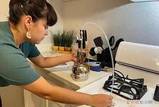 燃气灶关闭后几分钟一股燃气味道 燃气灶关闭的时候有轻微气味