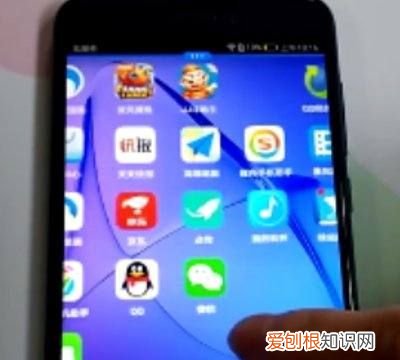 手机怎么分屏开多应用,怎样才能在同一个手机屏幕上打开多个应用