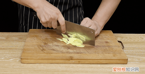 电饼铛煎猪排的做法窍门，电饼铛香煎猪排的做法步骤