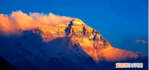 为什么珠峰有两个身高，珠穆朗玛峰每年都会长高的原因