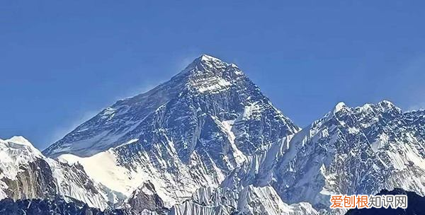 为什么珠峰有两个身高,珠穆朗玛峰每年都会长高的原因