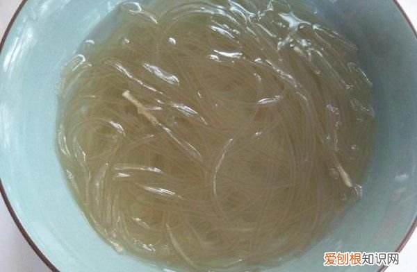 粉条泡时间长了能吃吗，粉丝在水里泡时间久了还能吃