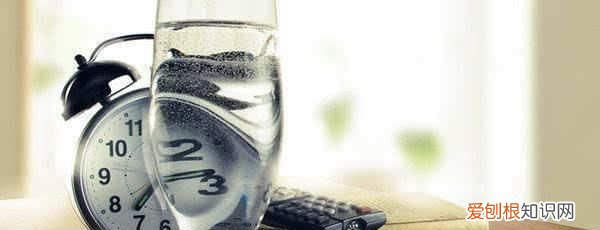 凉开水放了5天可以喝吗，干冰放在凉开水里溶解后水能喝