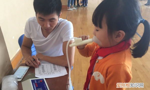 大学生肺活量评分标准，大学生体测肺活量多少及格女生