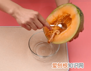 甜瓜怎么切,哈密瓜怎么切好看摆盘