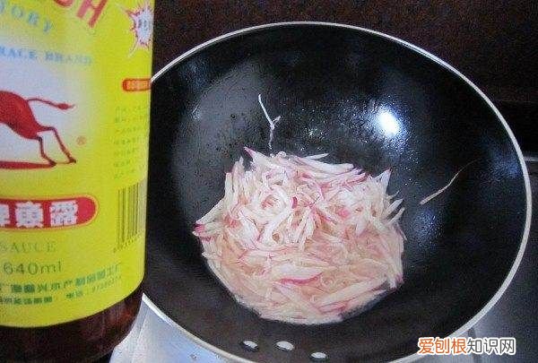 教你如何做出胡萝卜炒鱿鱼丝