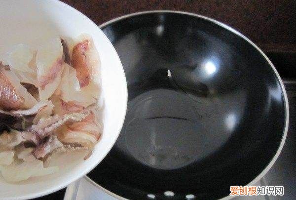 教你如何做出胡萝卜炒鱿鱼丝