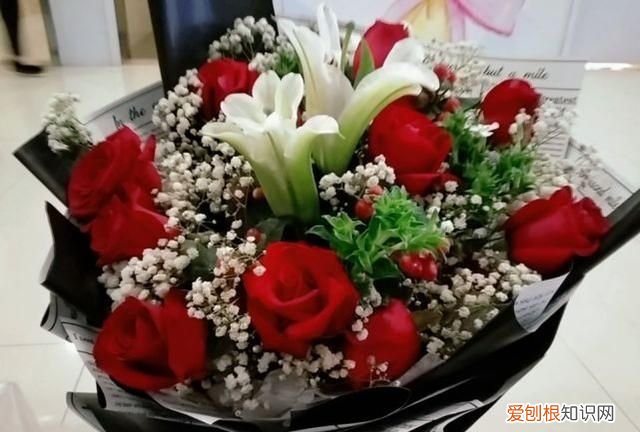 整理了一些关于玫瑰的高级文案 关于玫瑰的神仙文案