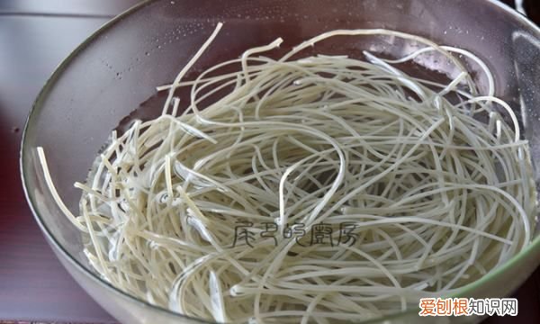 酸辣粉做法，酸辣粉应该怎么做才好吃