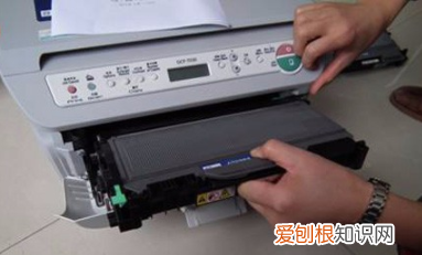 大打印机怎么换墨粉盒，联想打印机怎么加入墨粉