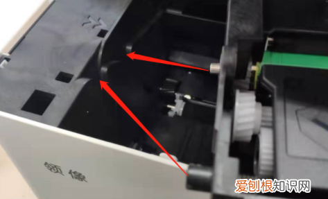 大打印机怎么换墨粉盒，联想打印机怎么加入墨粉