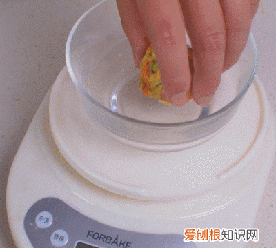 秋天少不了这道黄金菜团子