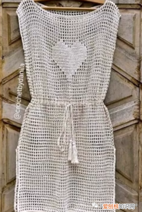 针织连衣裙怎么搭配最好看