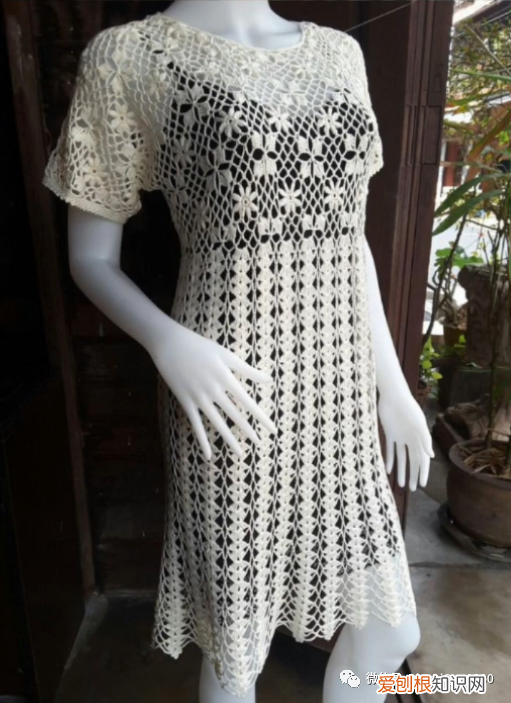 针织连衣裙怎么搭配最好看