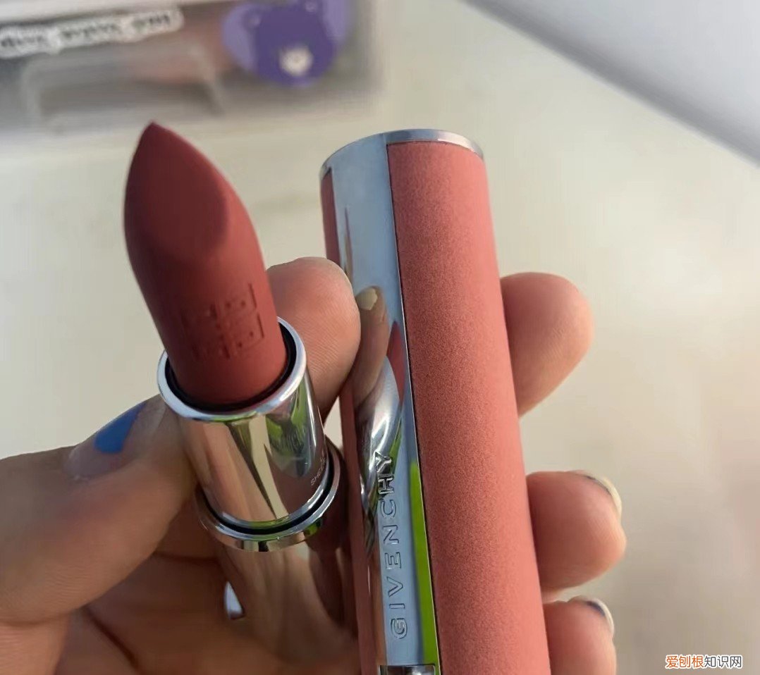 ysl口红多少钱一只?