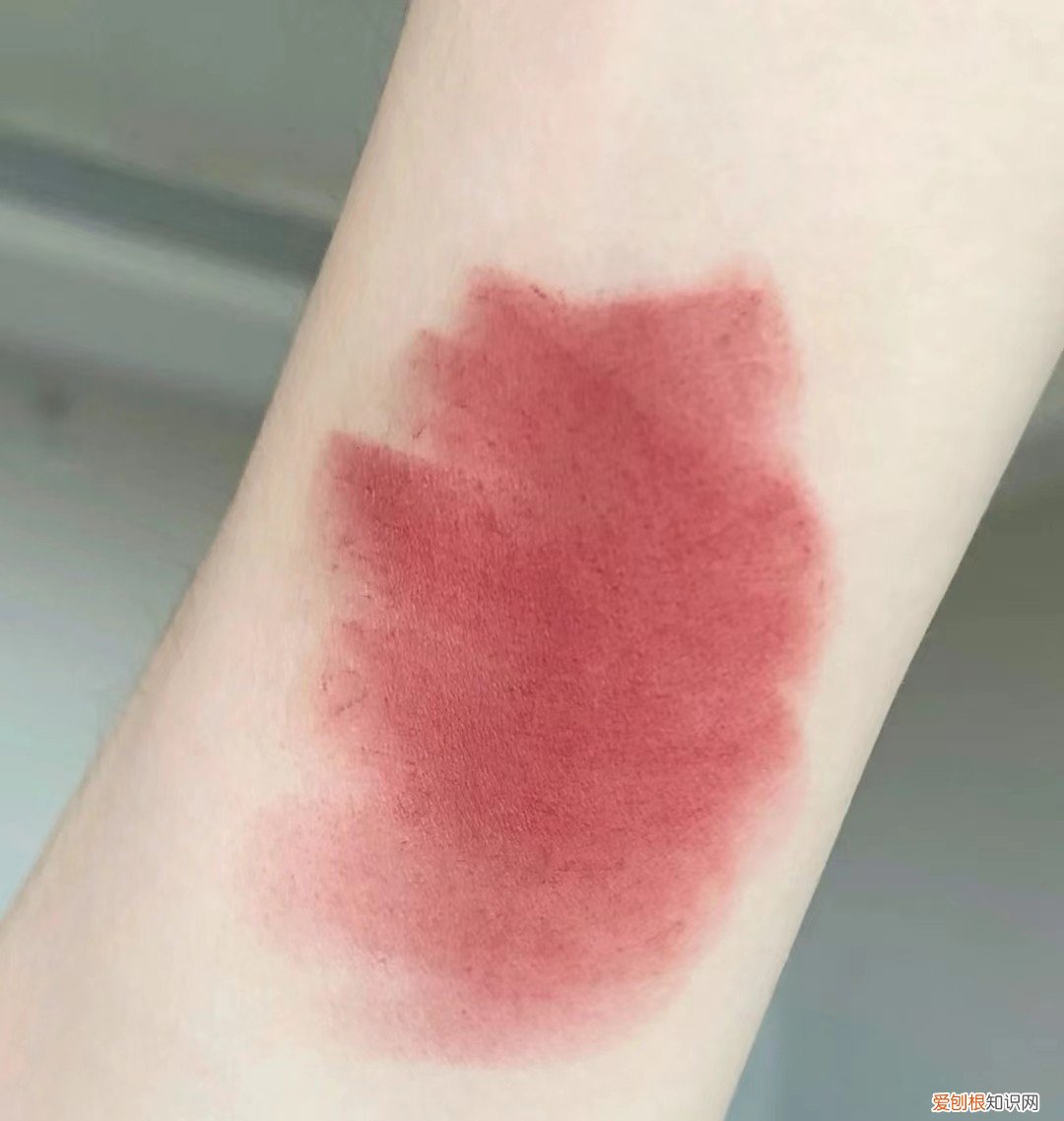 ysl口红多少钱一只?