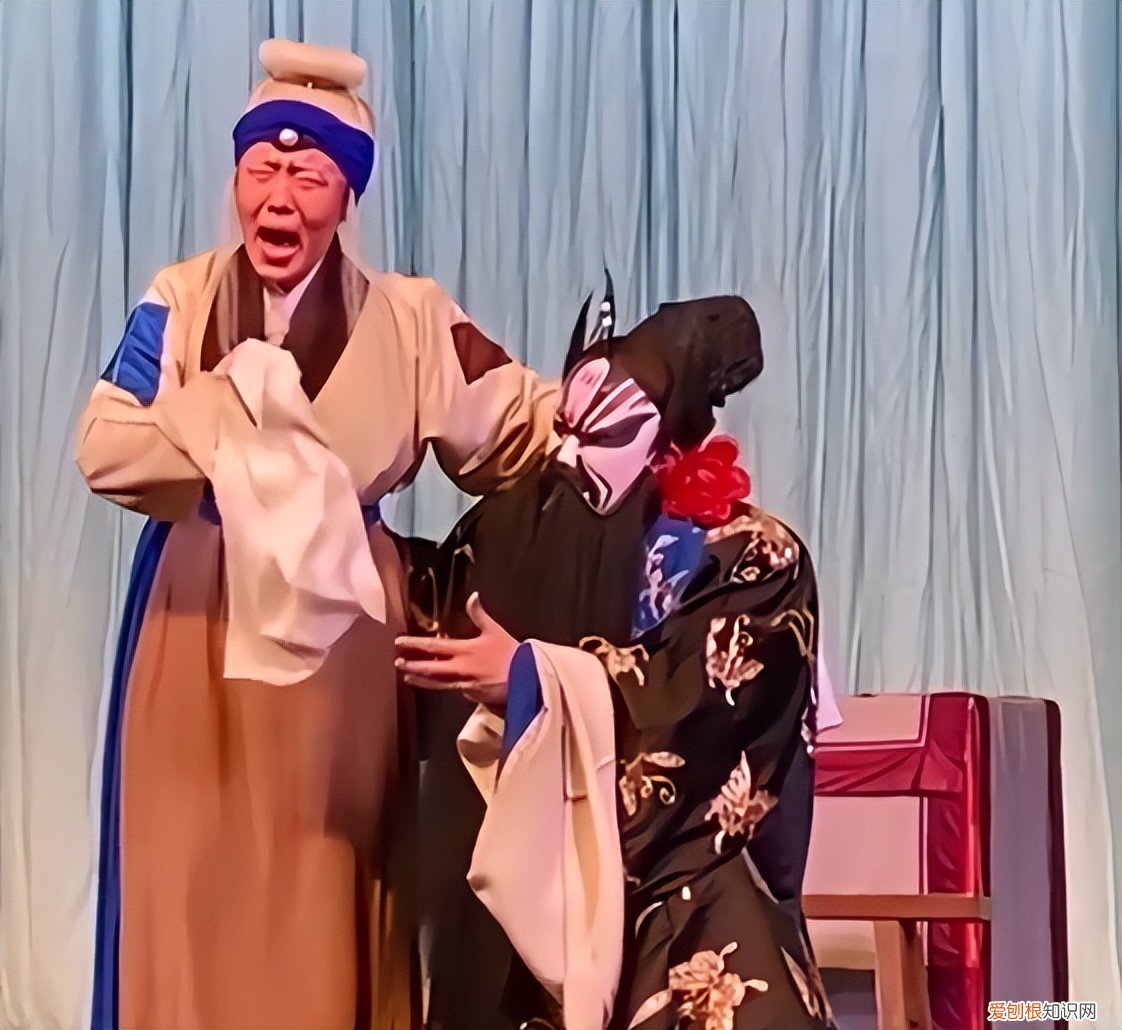 00后女孩扮百岁佘太君开口震全场