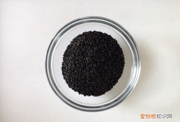 芝麻糖怎么做,麦芽糖黑芝麻核桃糕的做法