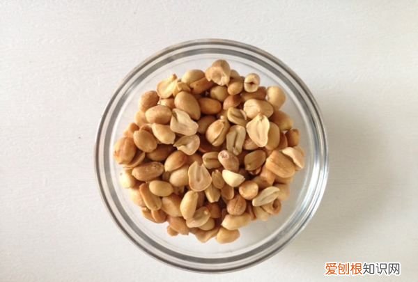 芝麻糖怎么做,麦芽糖黑芝麻核桃糕的做法