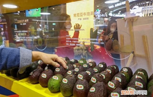 进博图集│南美有机香蕉、东南亚黑钻凤梨、肯尼亚牛油果首度进入中国市场，带来美味和健康