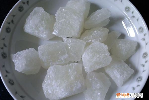 没有微波炉老冰糖怎么敲碎，大块冰糖怎么弄碎 10秒钟搞定