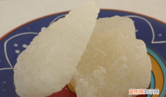 没有微波炉老冰糖怎么敲碎，大块冰糖怎么弄碎 10秒钟搞定