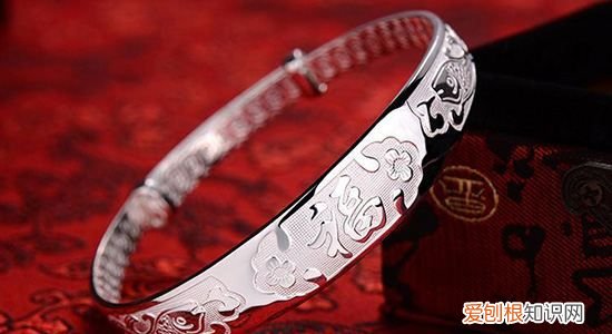 同样都是首饰，为什么带金不可以戴银