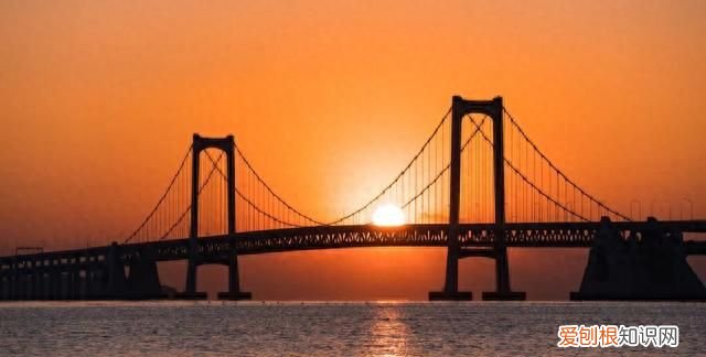 落日尤其温柔 人间皆是浪漫是什么意思