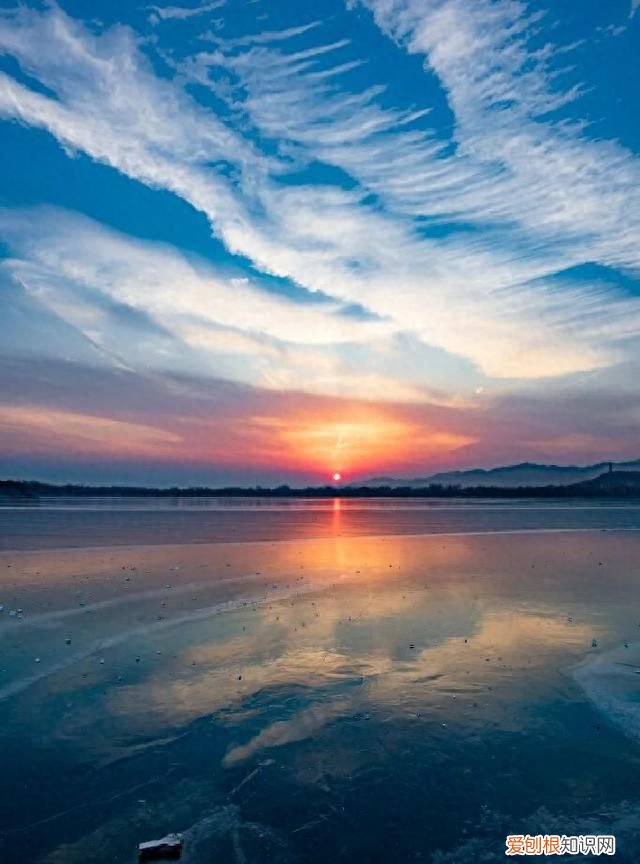 落日尤其温柔 人间皆是浪漫是什么意思