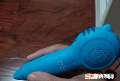 点读笔如何使用，仁爱英语通原配点读笔怎么用