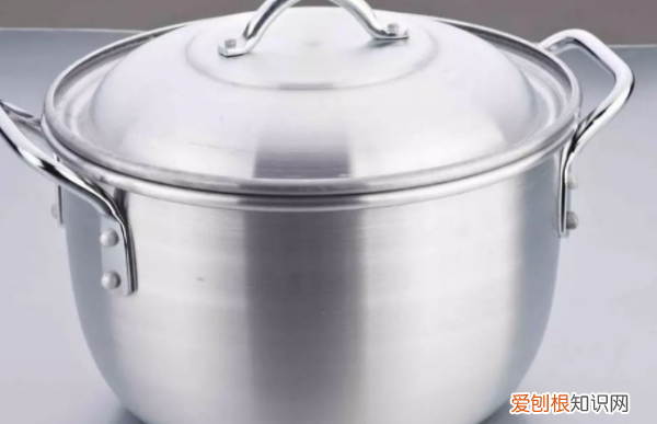 铝锅外面黑了怎么洗，铝锅外面烧黑了怎么清洗