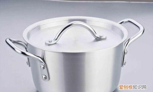 铝锅外面黑了怎么洗，铝锅外面烧黑了怎么清洗