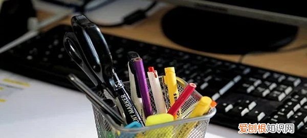 油笔水用什么能洗掉,油笔画在衣服上怎么去掉