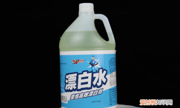 白鞋怎么洗干净,最有效的洗白鞋方法小苏打