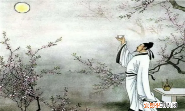 月的诗有哪些，李白关于月亮的诗句