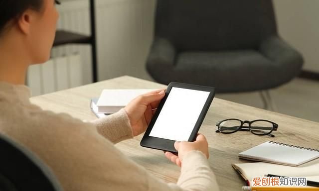 苹果手机阳光下看不清屏幕怎么办