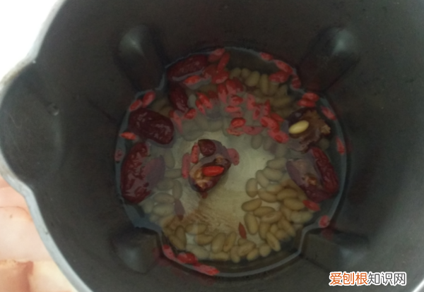 红枣豆浆的做法和配方，红枣豆浆的做法与配料表 红枣豆浆怎么做