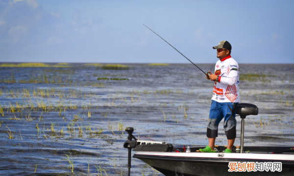 矶钓鱼钩怎么使用，矶钓风浪大怎么钓鱼