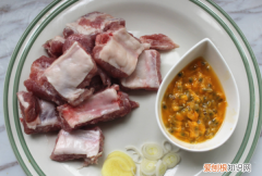 百香果排骨的做法，香果焗骨怎么做好吃又简单