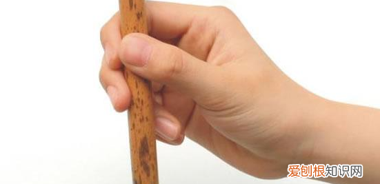 练书法时应该怎样拿毛笔，怎样握毛笔才是正确的视频