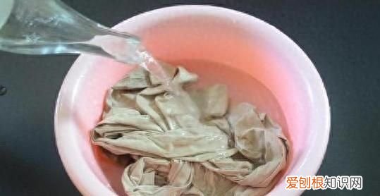 丝袜新买的要怎样才能更耐穿