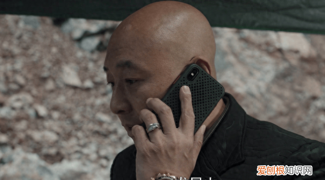 《扫黑风暴》最难猜的内鬼，何勇的助手老裴，他有三大疑点