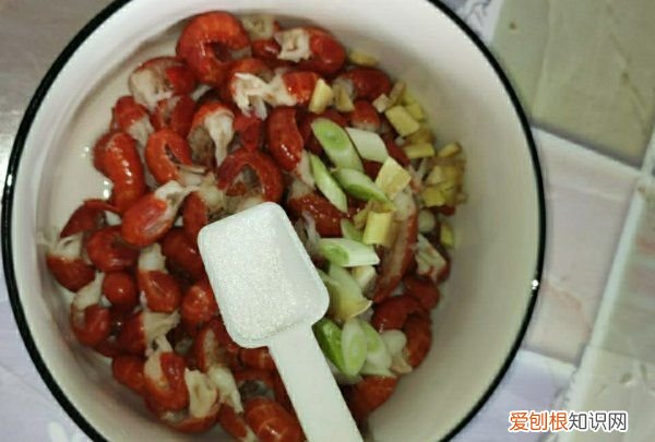 啤酒虾尾的做法步骤，家常虾尾最简单做法不辣