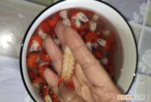 啤酒虾尾的做法步骤，家常虾尾最简单做法不辣