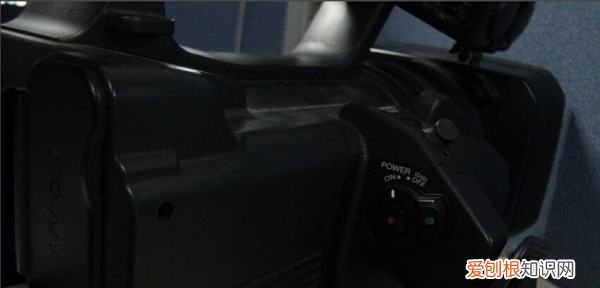 单反相机怎么连接电脑，佳能单反使用教程图解