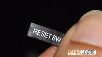 主板power sw怎么插